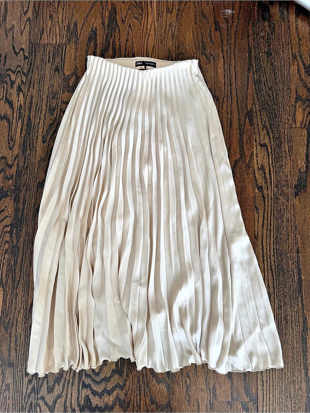 Zara Satin Finish Pleated Skirt White Size Small